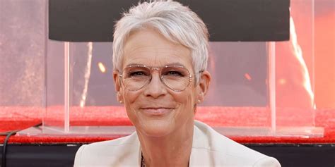 sexy jamie lee curtis|Jamie Lee Curtis, 63, Poses Nude and in a Bathing Suit in NYT。